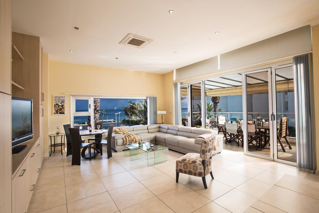 Pallini Court Protaras Bagian luar foto
