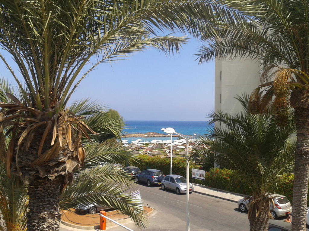 Pallini Court Protaras Bagian luar foto